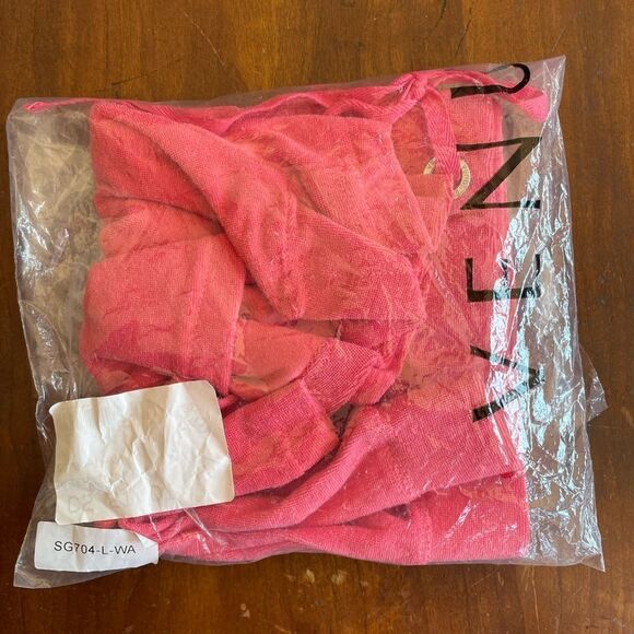 VENUS NWT TERRY SHORT IN SALMON SIZE LARGE 2.5” - Picture 5 of 5